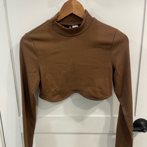 H&M super cropped ribbed long sleeve 🤎 - Picture 3 of 6